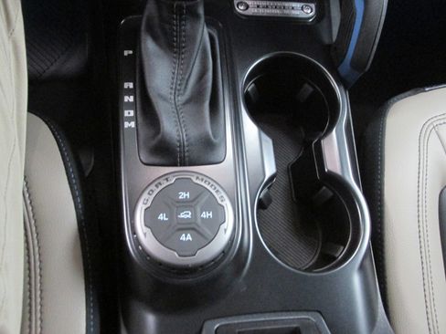 New 2024 Ford Bronco Wildtrak image 35