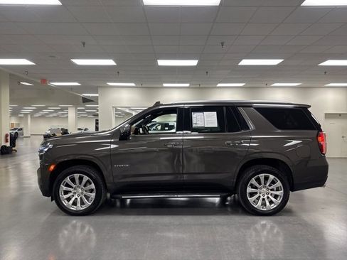 Used 2021 Chevrolet Tahoe Premier w/ Premium Package image 4