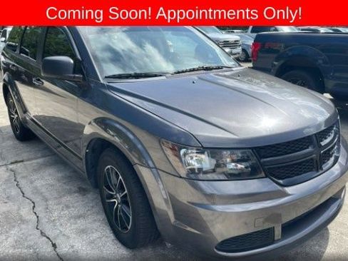 Used 2018 Dodge Journey SE w/ Popular Equipment Group FWD image 1