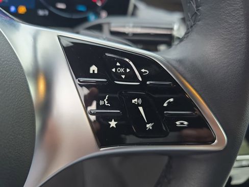 Certified 2025 Mercedes-Benz GLC 300 image 19