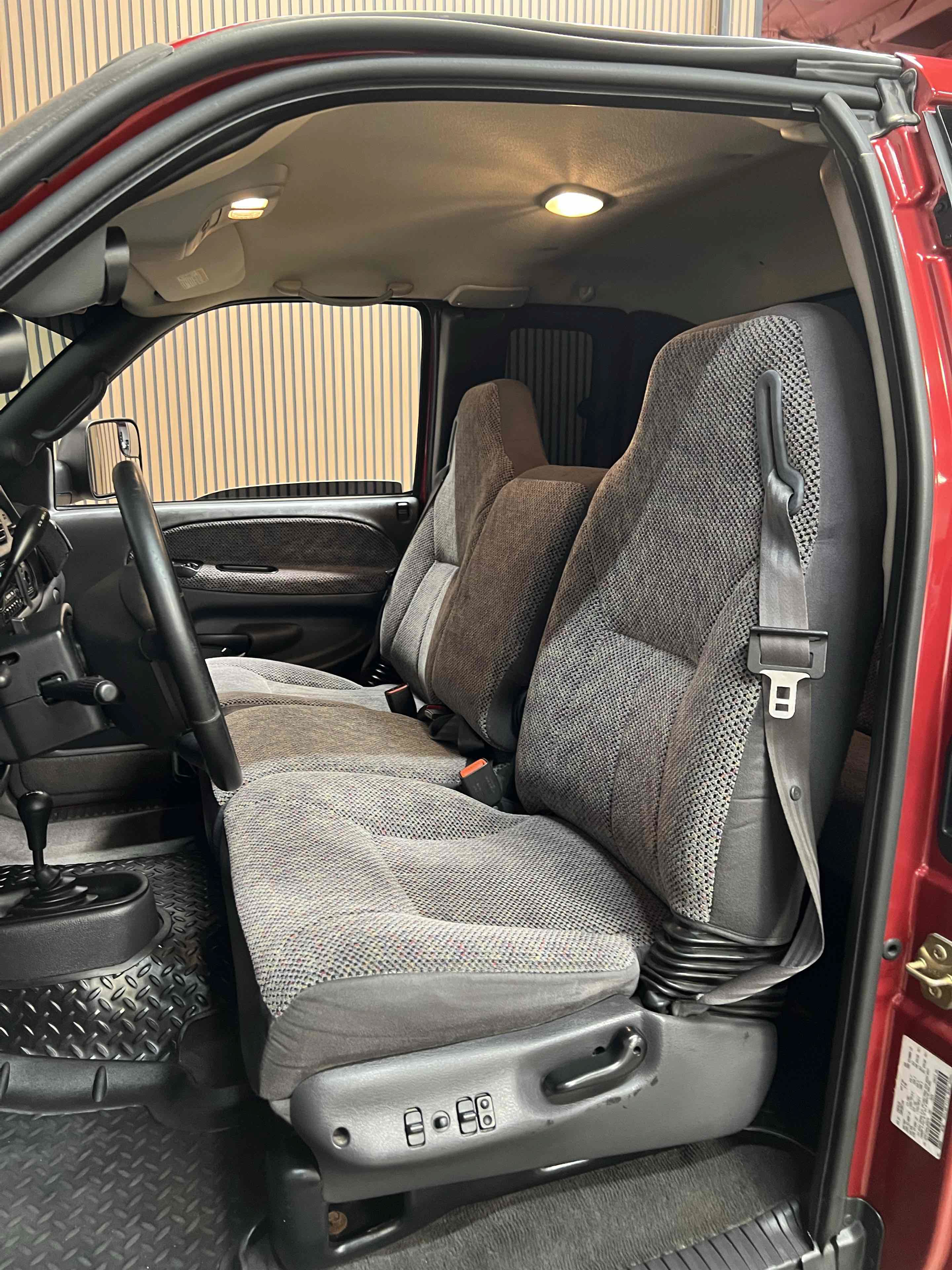 Used 1998 Dodge Ram 2500 Truck 4x4 Quad Cab image 30