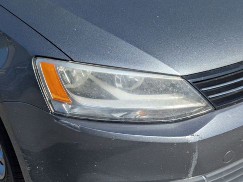 Used 2013 Volkswagen Jetta SE FWD image 11