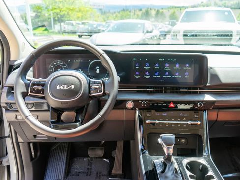 Used 2024 Kia Carnival SX FWD image 16