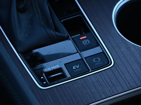 Used 2023 Toyota Sienna XLE image 21