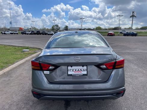 Used 2024 Nissan Altima 2.5 SV image 6