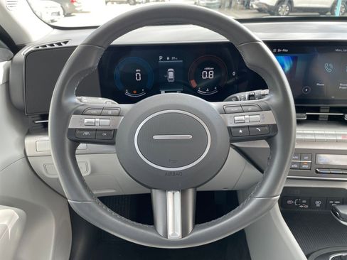 Used 2025 Hyundai Kona SEL image 28