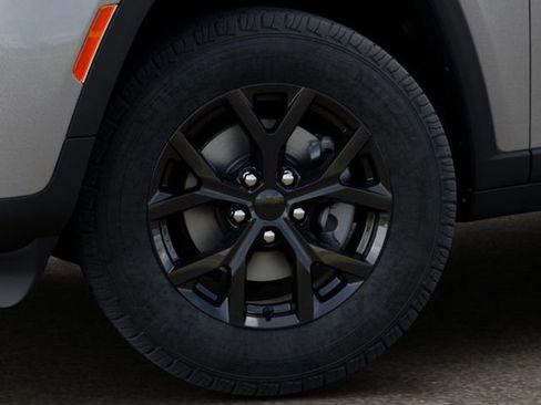 New 2026 Jeep Grand Cherokee L 4WD image 8