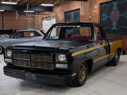 Used 1992 Dodge D/W Truck 150 image 3