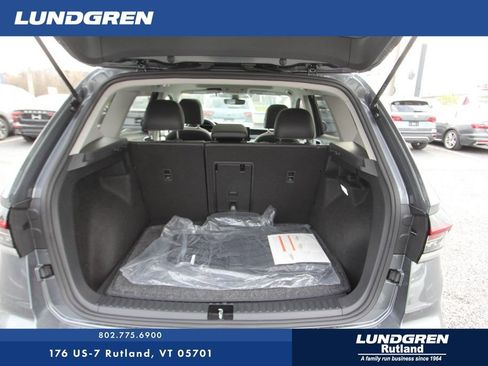 New 2026 Volkswagen Taos SE AWD/4WD image 5