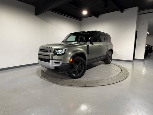 Used 2022 Land Rover Defender 110 S image 3