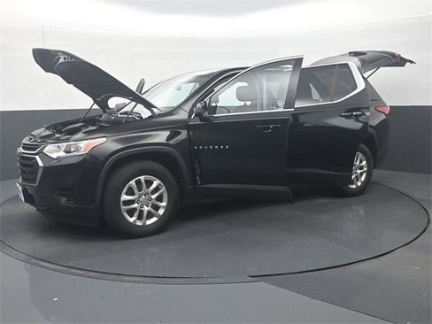 Used 2020 Chevrolet Traverse LS w/ LPO, Floor Liner Package image 37