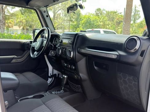 Used 2012 Jeep Wrangler Unlimited Sport AWD/4WD image 9