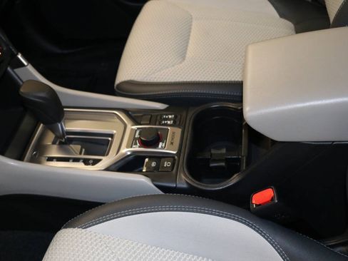 Used 2022 Subaru Forester Premium AWD/4WD image 39
