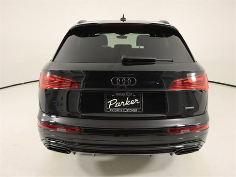 Certified 2025 Audi Q5 Prestige image 4