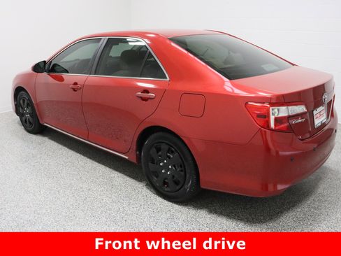 Used 2012 Toyota Camry LE image 9