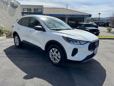 Used 2024 Ford Escape Active image 3