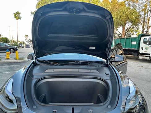 Used 2024 Tesla Model Y Long Range image 28