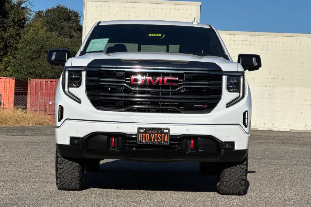 Used 2024 GMC Sierra 1500 AT4 w/ Technology Package AWD/4WD image 9