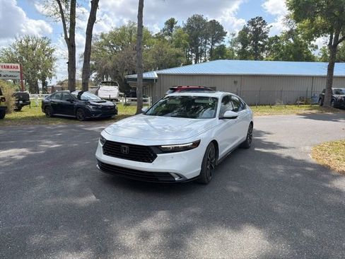 Used 2023 Honda Accord Touring image 4