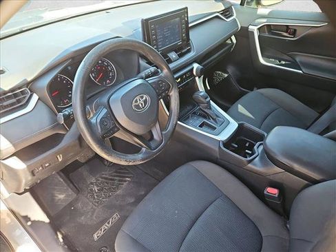 Used 2022 Toyota RAV4 LE w/ Carpet Mat Package (TMS) FWD image 12