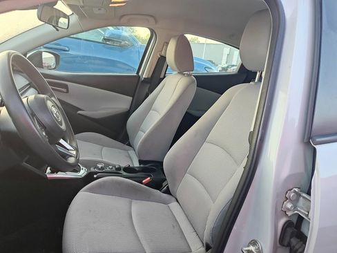 Used 2020 Toyota Yaris LE FWD image 6