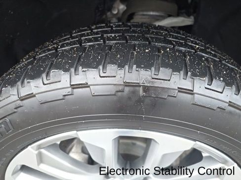 Used 2021 GMC Yukon XL Denali image 43