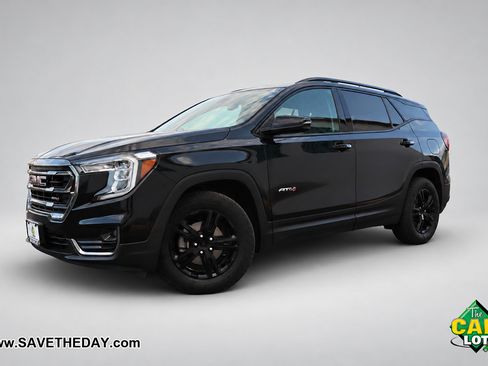 Used 2023 GMC Terrain AT4 AWD/4WD image 2