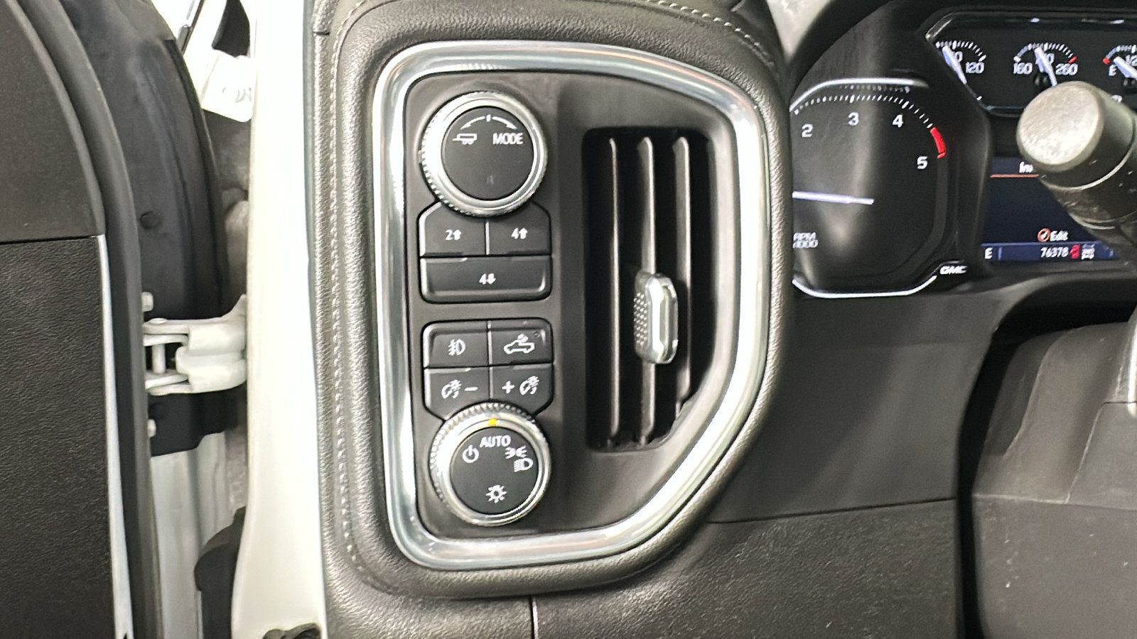 Used 2021 GMC Sierra 2500 SLE w/ SLE Value Package; AWD/4WD image 23
