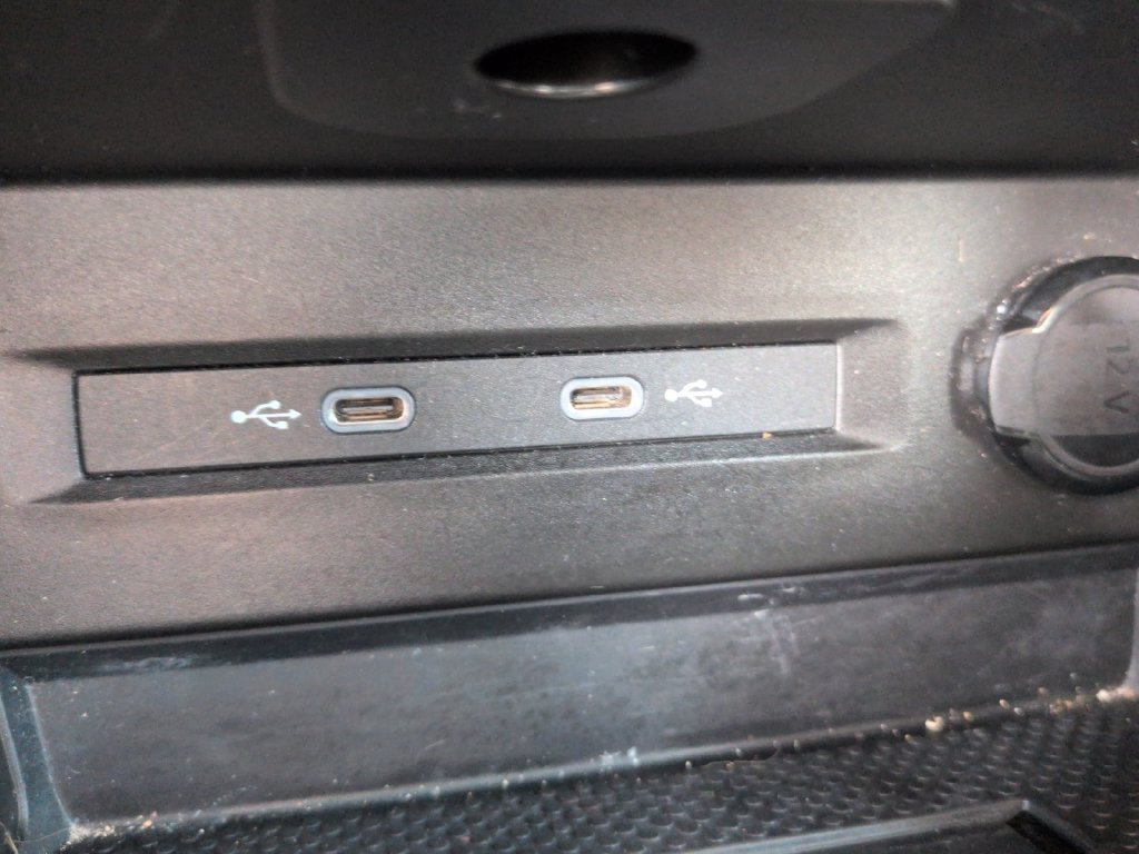 Used 2025 Volkswagen Taos SE FWD image 20