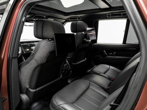 Used 2023 Land Rover Range Rover SV AWD/4WD image 36