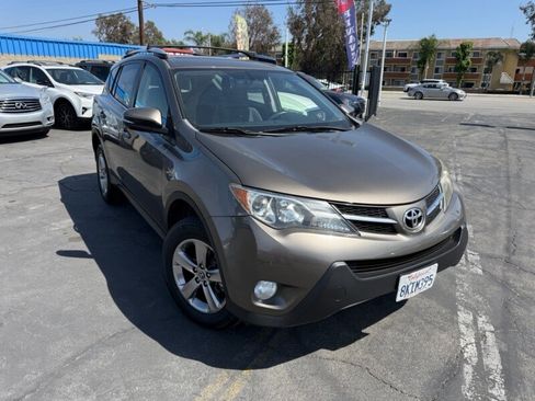 Used 2015 Toyota RAV4 XLE FWD image 1