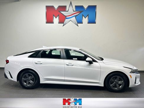 Used 2022 Kia K5 LX FWD image 1