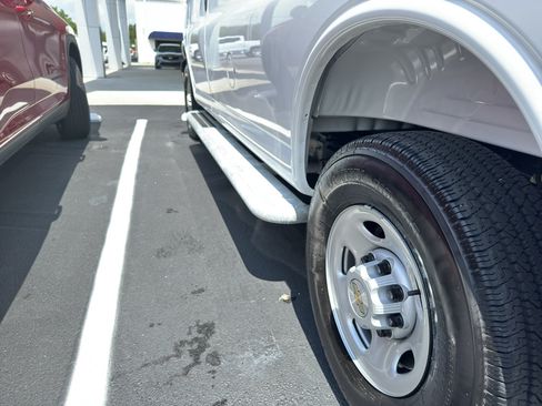 Used 2025 Chevrolet Express 2500 w/ Driver Convenience Package RWD image 7