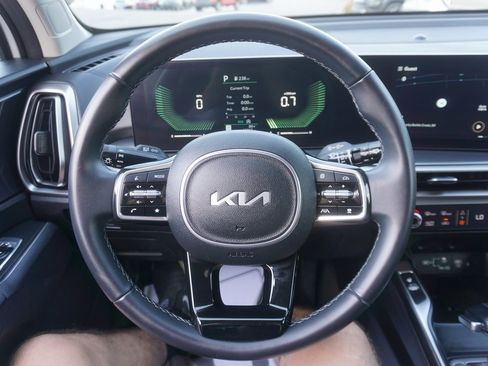 Used 2025 Kia Sorento S w/ Panoramic Sunroof Package image 3