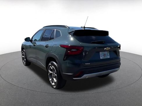 Used 2025 Chevrolet Trax LT image 11