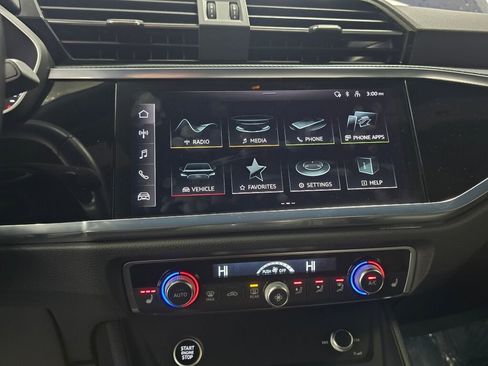 Used 2024 Audi Q3 2.0T Premium Plus image 15