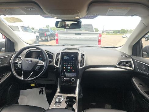 Used 2024 Ford Edge SEL w/ Convenience Package AWD/4WD image 5