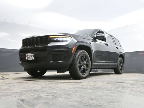 Used 2024 Jeep Grand Cherokee L Laredo AWD/4WD image 50