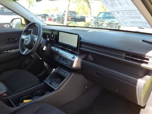 Certified 2025 Hyundai Kona SEL image 11