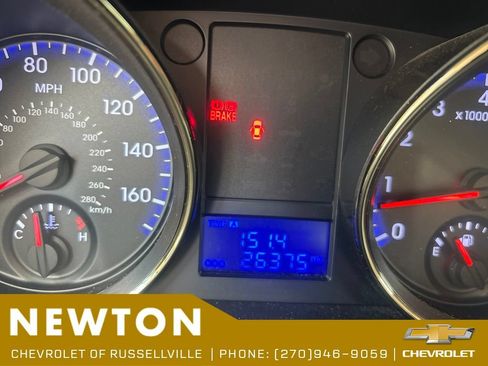Used 2012 Hyundai Genesis 3.8 RWD image 8