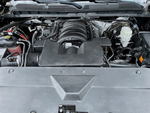 Used 2018 Chevrolet Silverado 1500 LT AWD/4WD image 30