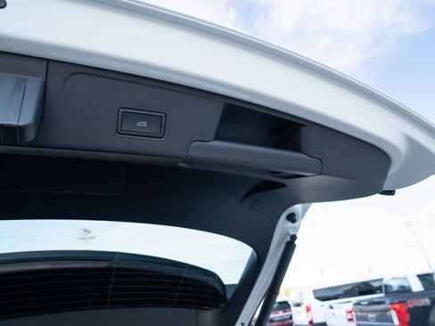 New 2026 Volkswagen Atlas Cross Sport SEL R-Line image 37