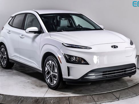 Used 2023 Hyundai Kona SE w/ Cargo Package FWD image 1
