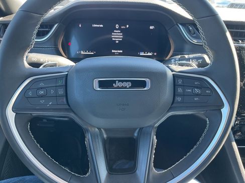 New 2025 Jeep Grand Cherokee Altitude image 20