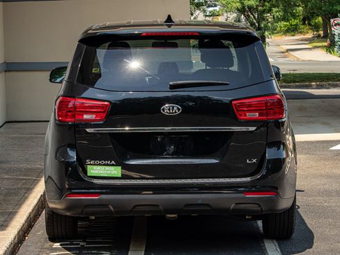 Used 2020 Kia Sedona LX FWD image 8