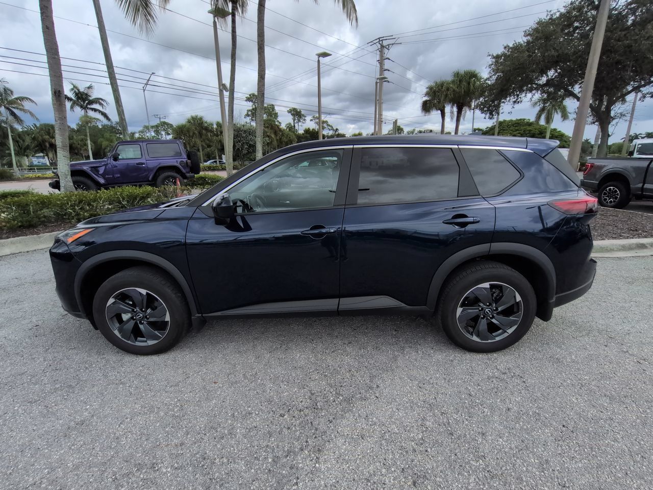 Used 2026 Nissan Rogue SV FWD image 8