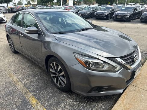 Used 2017 Nissan Altima 2.5 SL w/ 2.5 Technology Package FWD image 1