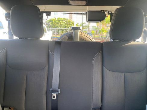 Used 2016 Jeep Wrangler Unlimited Sahara w/ Connectivity Group image 36