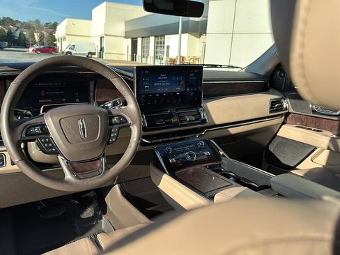 Used 2022 Lincoln Navigator L Reserve image 16