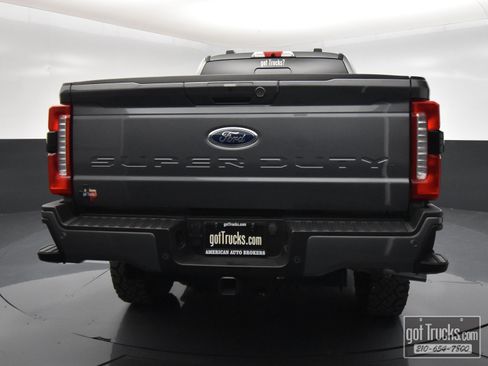 Used 2023 Ford F250 Lariat w/ Lariat Ultimate Package AWD/4WD image 6